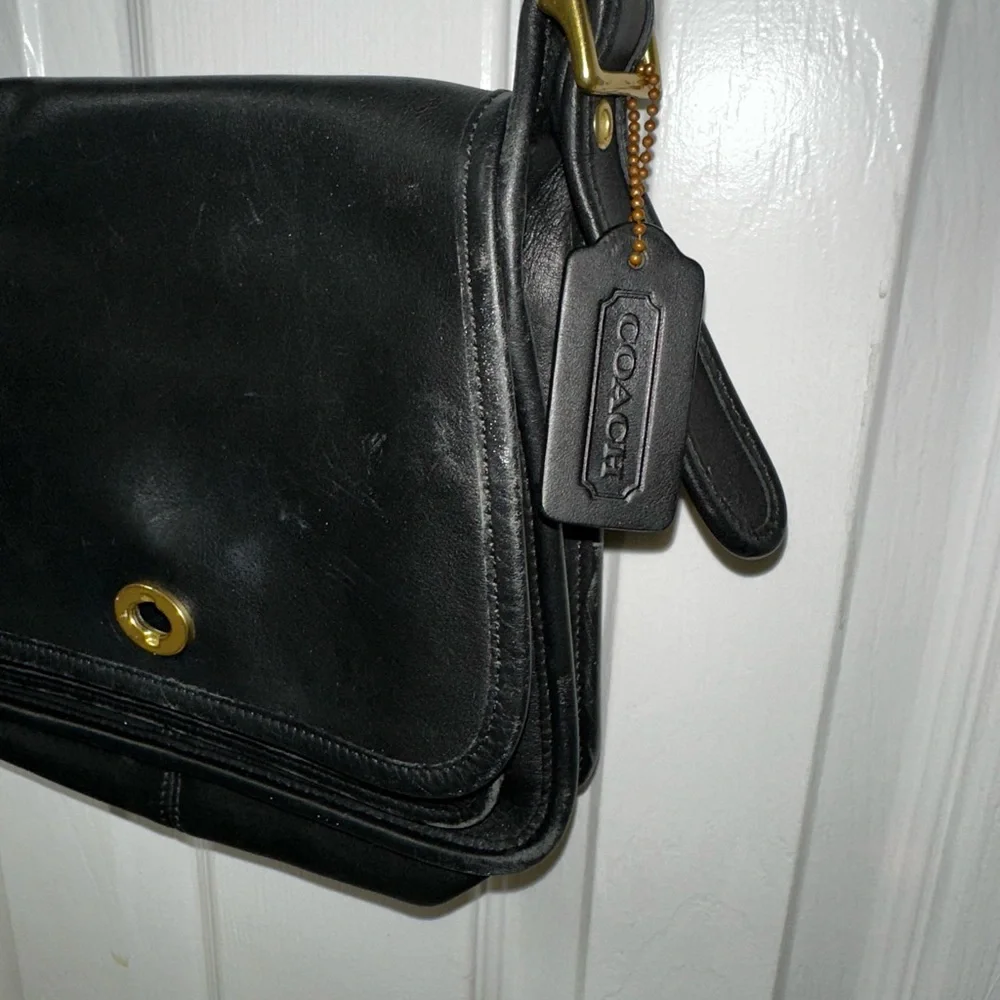 VINTAGE COACH!!! MINT CONDITION!!! - Picture 4 of 11